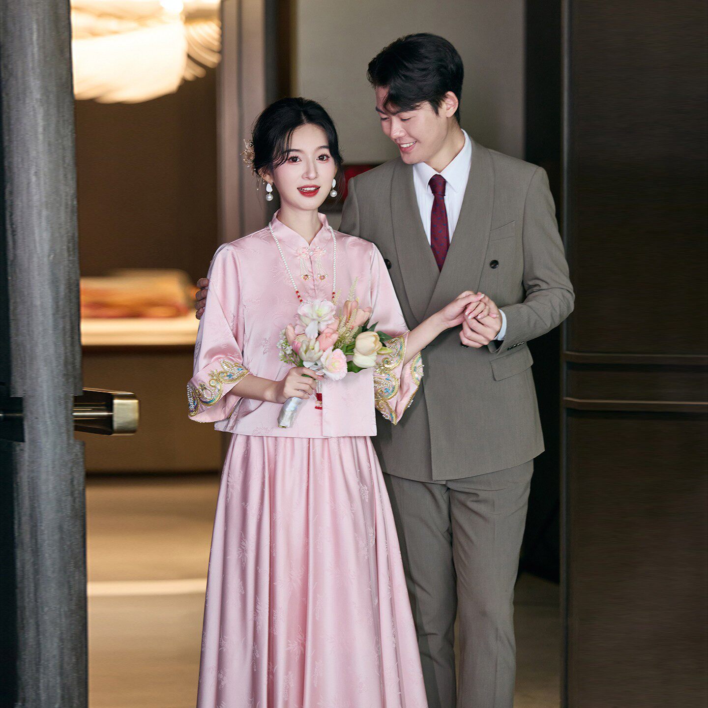 敬酒服孕妇粉色秀禾服新娘结婚大码出阁宴旗袍胖mm订婚礼服裙秋冬