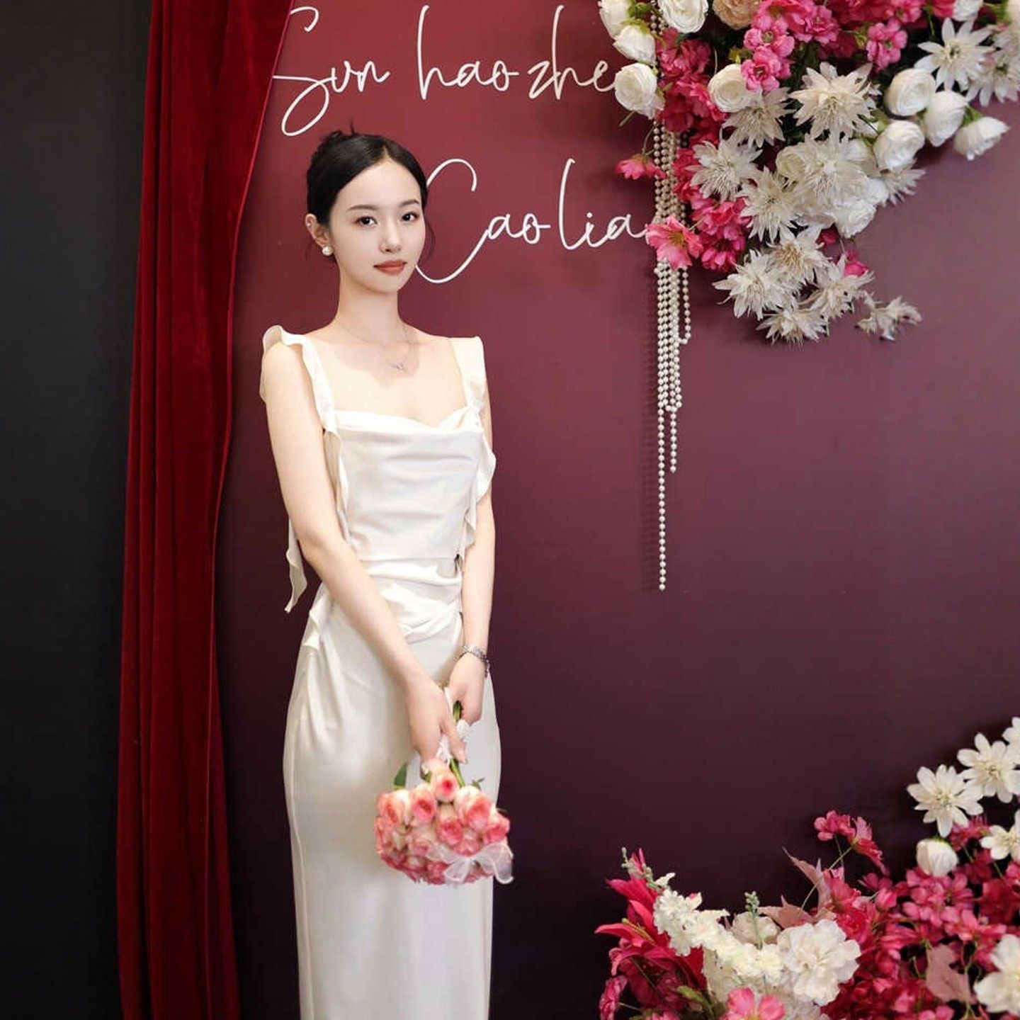 海棠记领证登记订婚礼服裙轻奢小众日常气质简约白色吊带连衣裙女