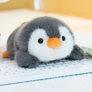 奶萌团子企鹅小羊掌中宝树懒办公护腕垫毛绒桌伴娃娃地推儿童礼物