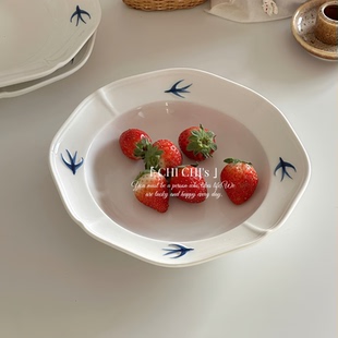 新中式 手绘燕子陶瓷盘家用釉下彩八角花型白色餐盘精致汤盘浅盘