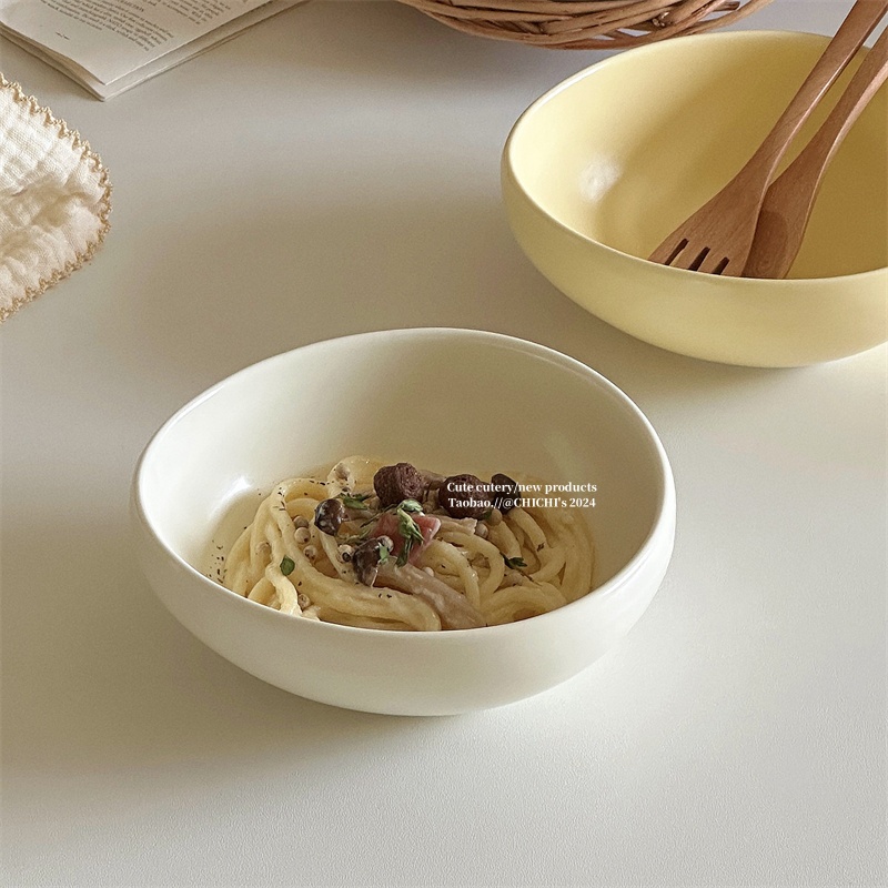 奶黄色异形蛋形陶瓷碗