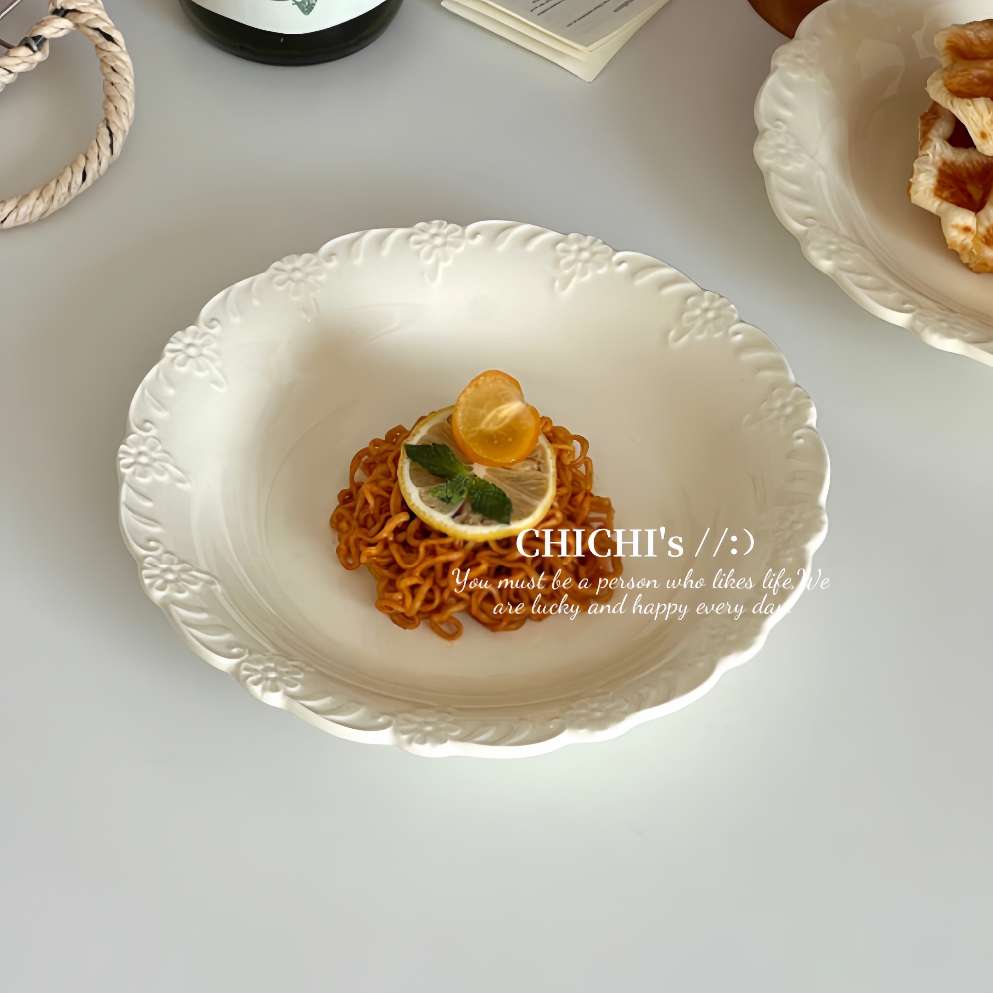 餐具套装陶瓷纯色花边形餐盘