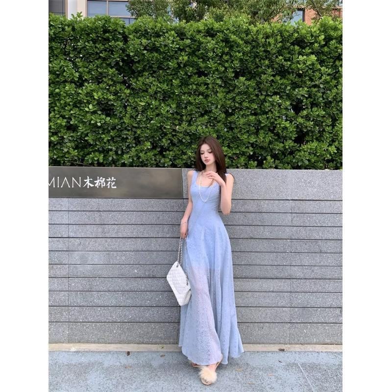 法式气质蓝色蕾丝吊带连衣裙女夏季2025新款海边度假风绝美长裙子