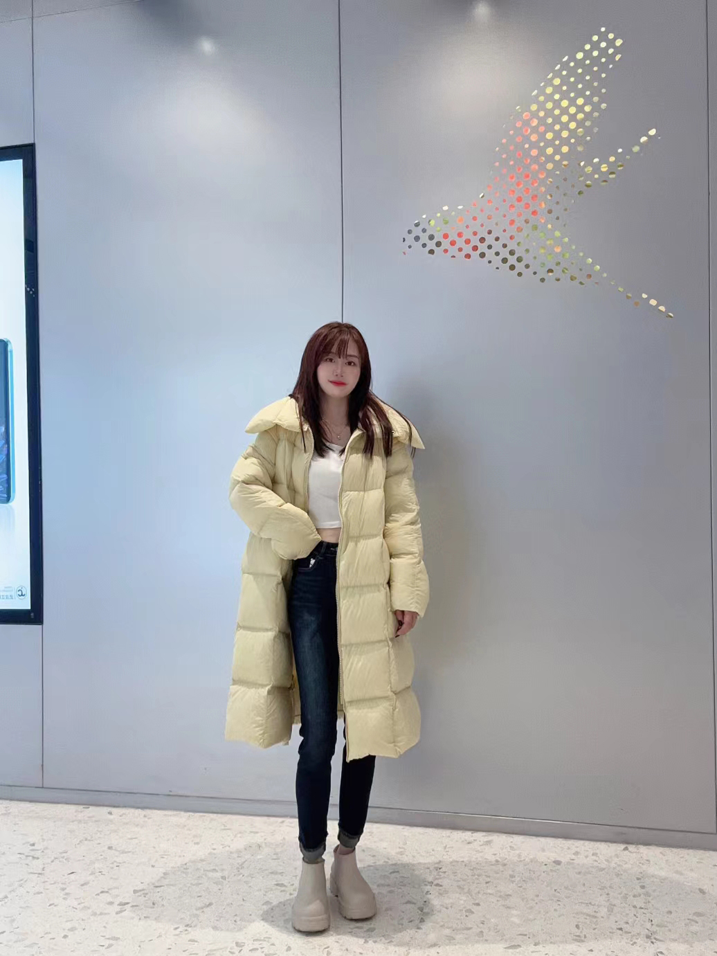 显瘦超轻超柔中长款羽绒服