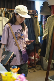 买梦想的奶奶极速赛车手电影周边美式经典短袖oldschool雾霾紫tee