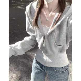 开春灰色连帽卫衣外套女早春季新款加绒修身短款收腰上衣穿搭开衫