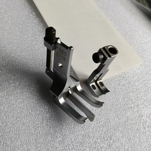 21372550 杜克普压脚21374657 1560 DU双针中分带刀活动汽车头枕