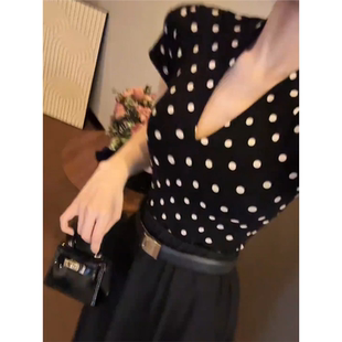 女装 半身裙两件套 套装 轻奢高级感女人味赫本风高级感V领波点T恤