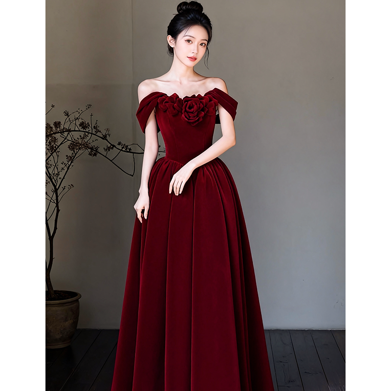 法式复古一字肩红色显白晚礼服