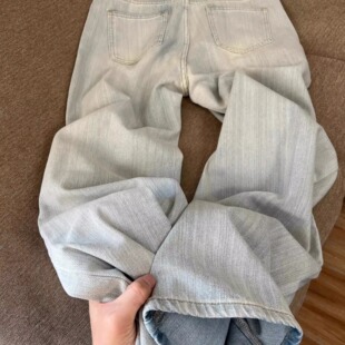 浅蓝色宽松直筒牛仔裤女夏季新款纹理设计感高腰显瘦窄版阔腿裤子