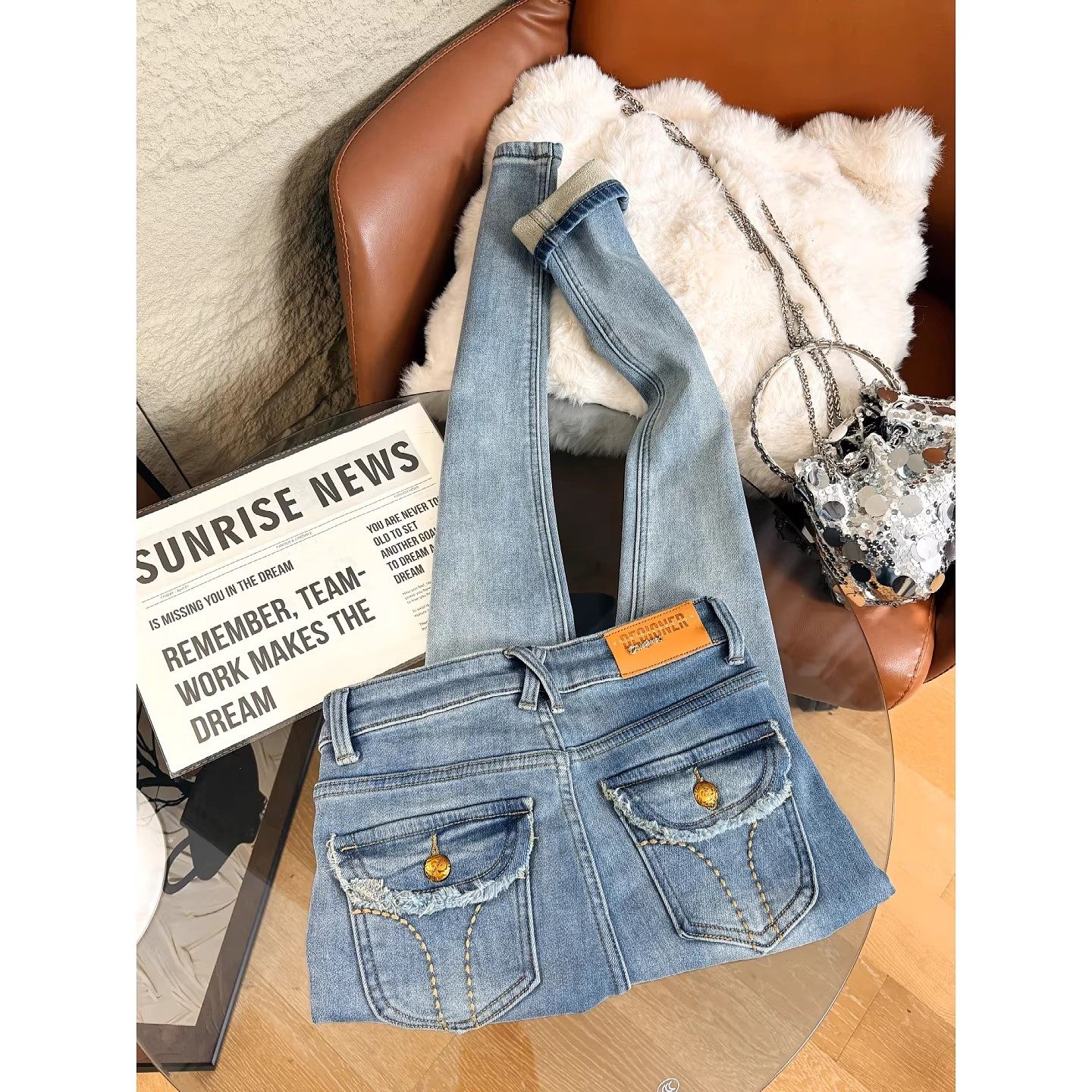 高腰显瘦浅蓝色加绒加厚小脚牛仔裤女2025年冬季新款个性铅笔靴裤