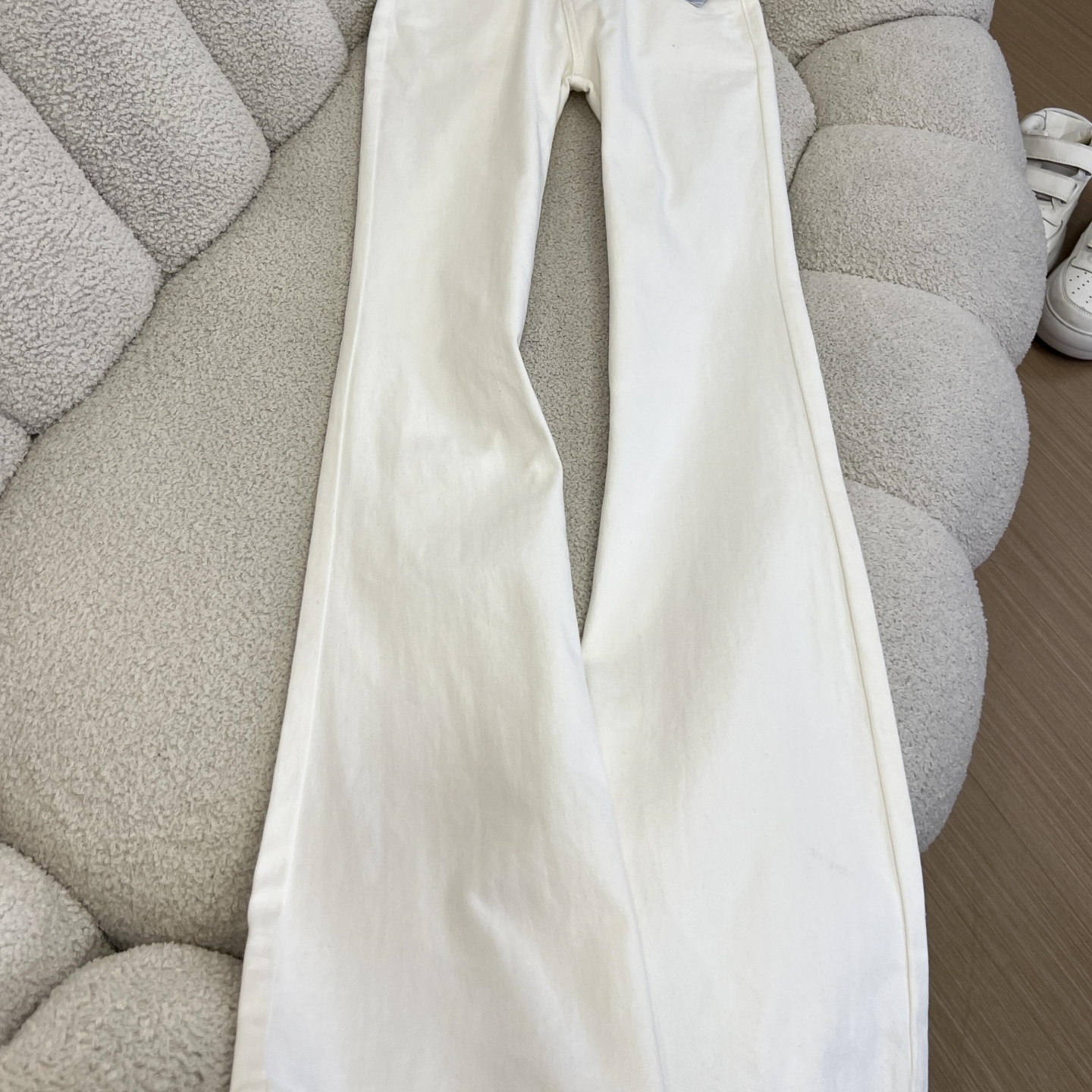 美式辣妹白色低腰微喇叭牛仔裤女秋季新款宽松弹力显瘦垂感阔腿裤