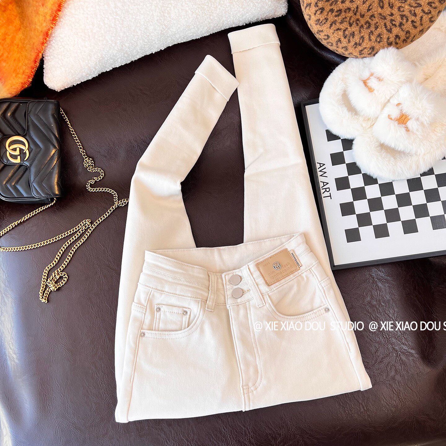 美炸街！杏色加绒牛仔裤女韩式秋冬季新款高腰显瘦紧身米色小脚裤