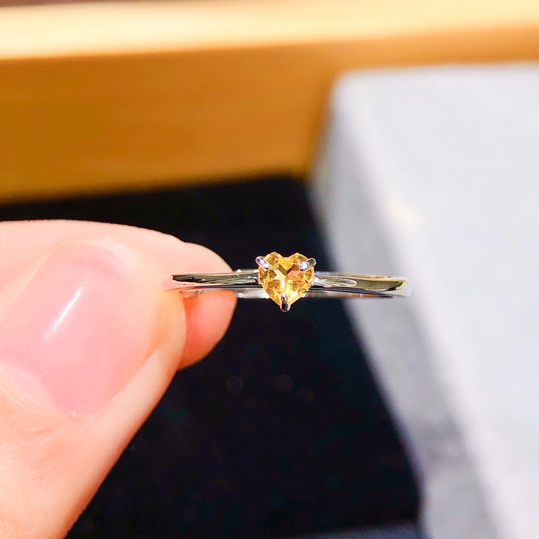 天然招财黄水晶戒指 裸石4mm 爆闪！s925纯银镀真金镶嵌母亲节土