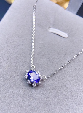 18 k金坦桑石项链、裸石约0.8克拉、金重1.78克、配钻8粒