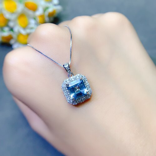 天空蓝托帕石吊坠纯晶体干净，高品质，s925银精工镶嵌