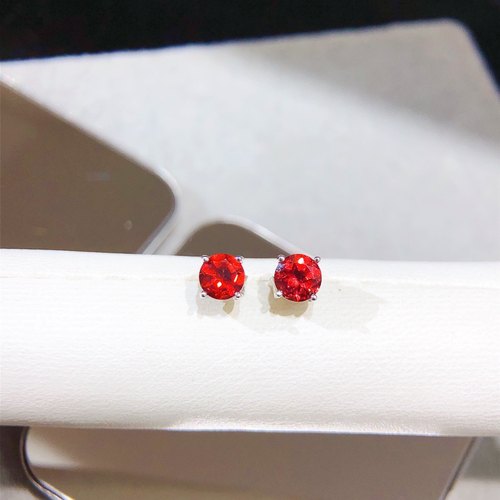 【地大珠宝】【中国地质大学】天然红石榴石耳钉 s925纯银全净体