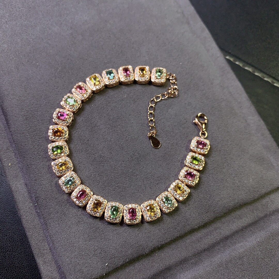 巴西碧玺手链 主石尺寸：3X4mm。925银镶嵌、链子长度可调节