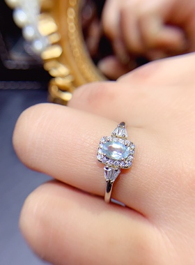 海蓝宝戒指，主石尺寸：4X6mm，925银精工镶嵌520礼物补水水属性