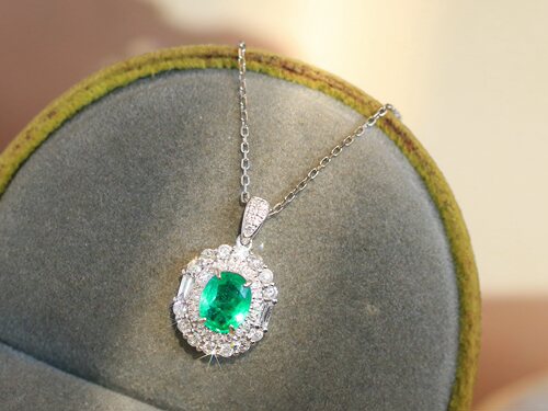 76分祖母绿吊坠，赞比亚产地 40分钻石围镶 动人火彩