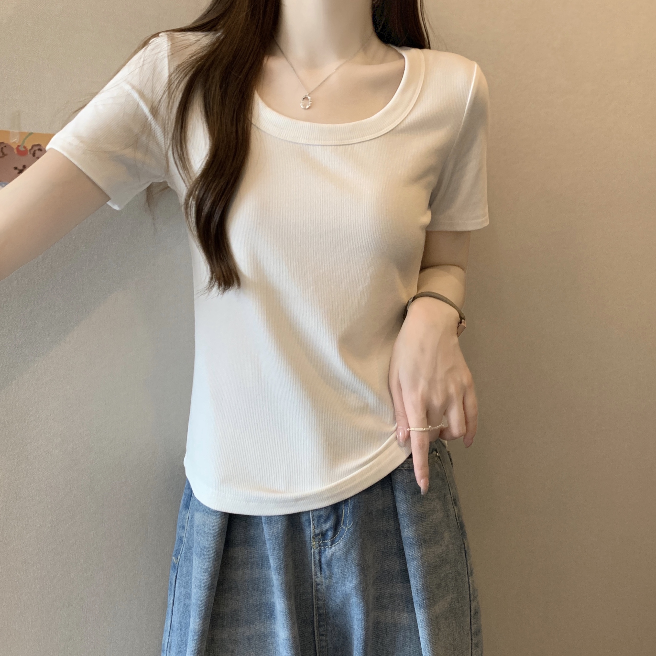 现货实拍实价方领短袖t恤女ins夏季半袖体恤法式露锁骨短款上衣