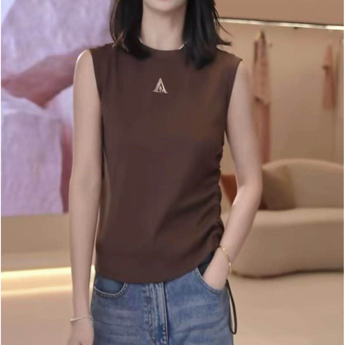 阿玛施AMASS 新款简约休闲百搭时尚设计师潮流品质无袖背心530154