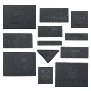 PU皮标黑色简约字母压印皮牌小号皮标标签diy布贴围巾包包装饰标