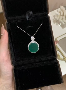 s925纯银首饰新款祖母绿玉髓圆形无事牌吊坠翡翠绿色项链时尚百搭