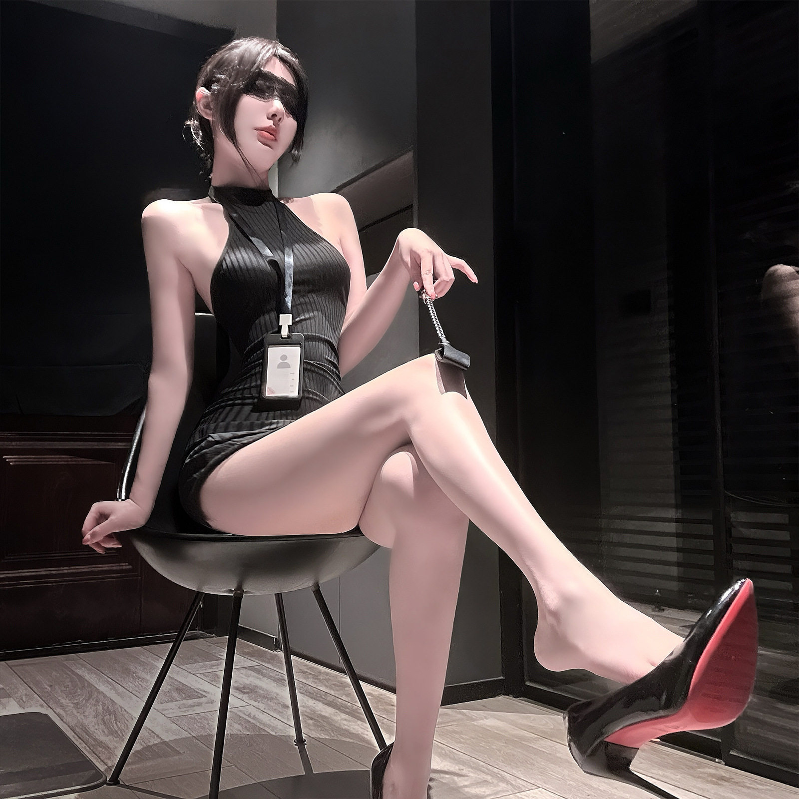 性感秘书制服女挂脖包臀裙OL御姐气质黑色连体裙修身女士肚兜2026