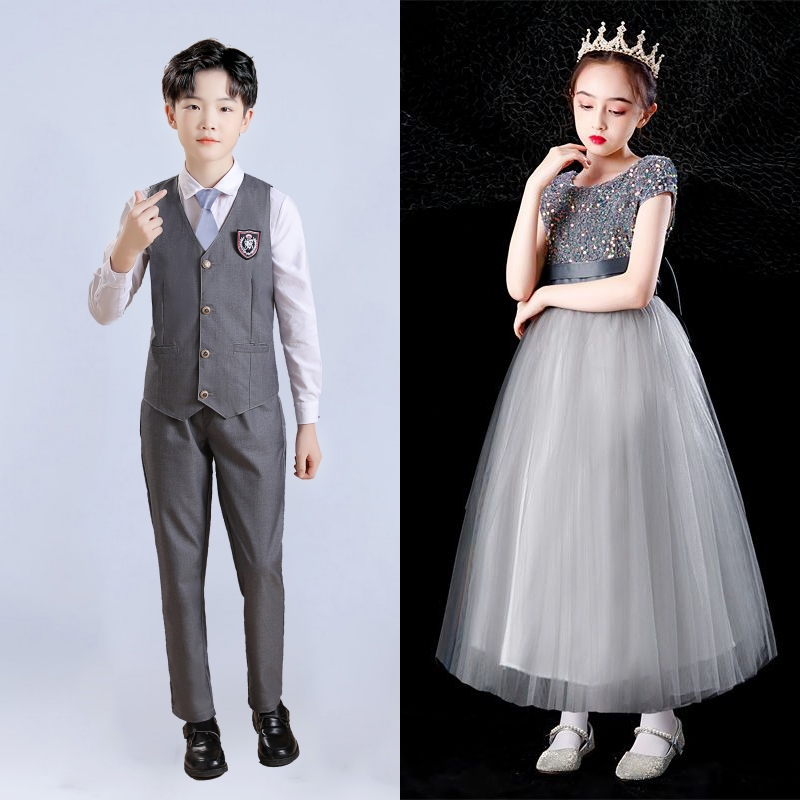 儿童合唱服中小学生演出诗歌朗诵