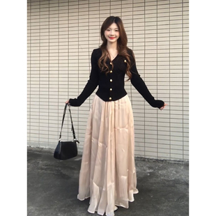 粉色大摆A字裙两件套装 新款 温柔甜美气质高级感黑色v领针织上衣