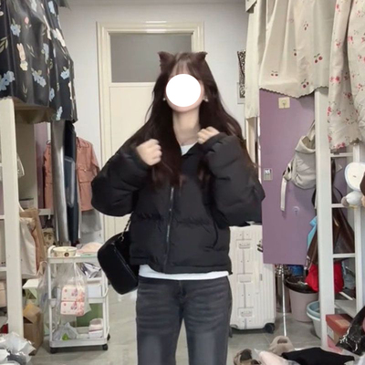 黑色短款立领棉服外套