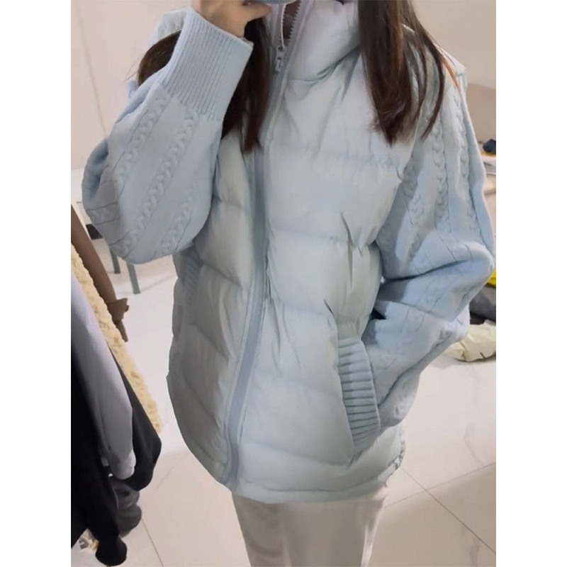 蓝色拼接针织棉服外套