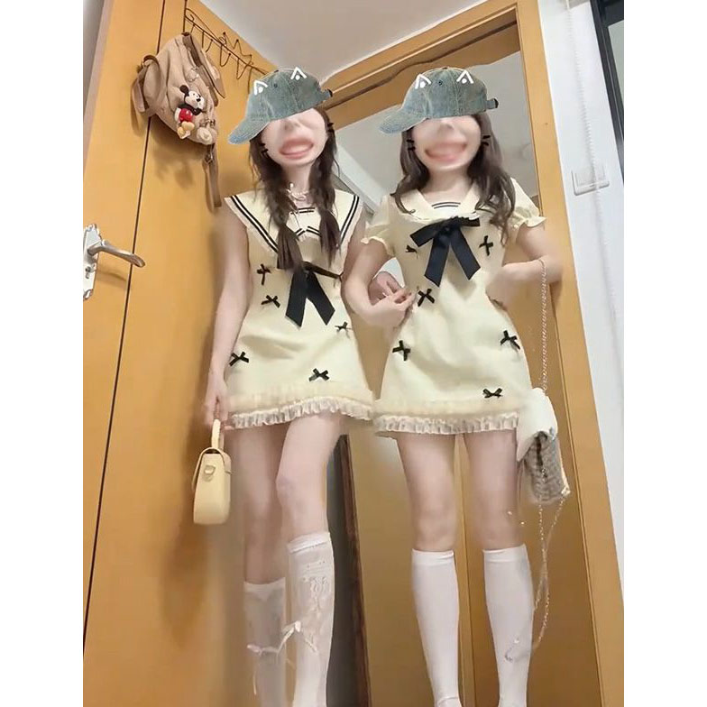 蝴蝶结海军领杏色连衣裙