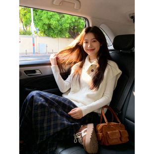 秋冬温柔淑女风高领毛衣马甲+格纹半身裙+长袖打底上衣衫三件套装