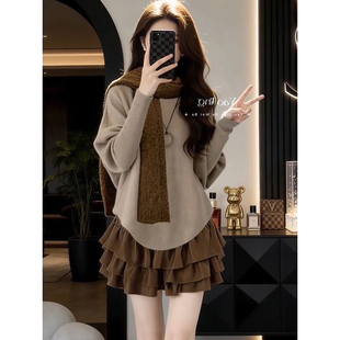 法式温柔御姐甜酷松弛感时髦宽松毛衣+咖色半身裙含围巾三件套装