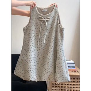 韩系气质温柔感碎花花苞背心连衣裙搭配蕾丝花边打底上衣两件套装