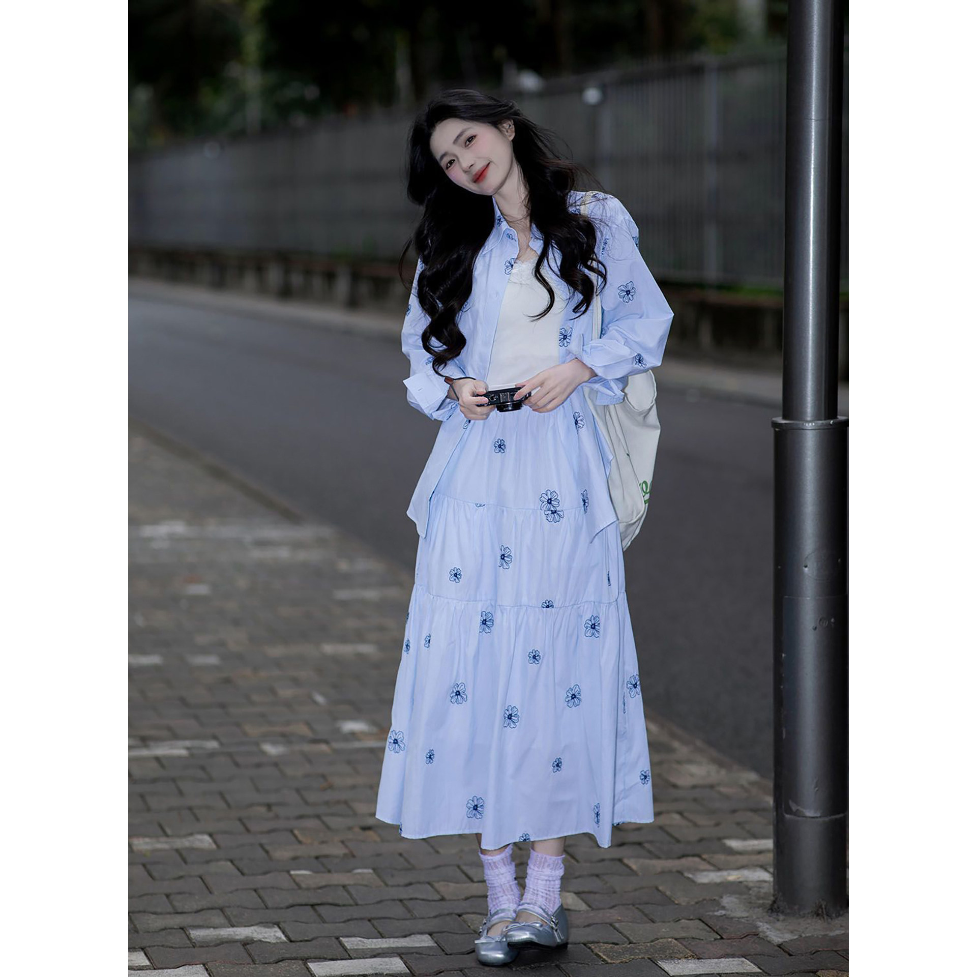 2026新款小清新氛围感花朵印花衬衫+白色吊带+高腰半身裙三件套装