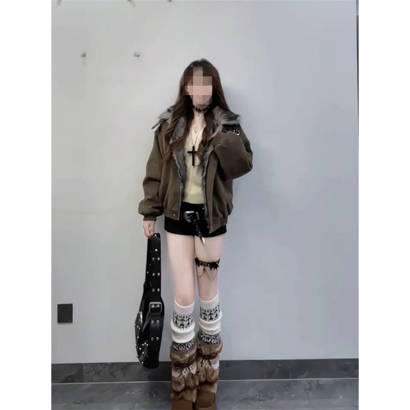 咖棕色毛毛翻领夹克棉服