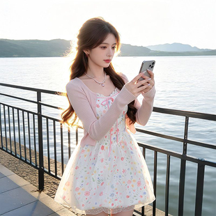 两件套装 开衫 粉色软糯短款 韩系温柔少女ootd穿搭撞色吊带碎花裙