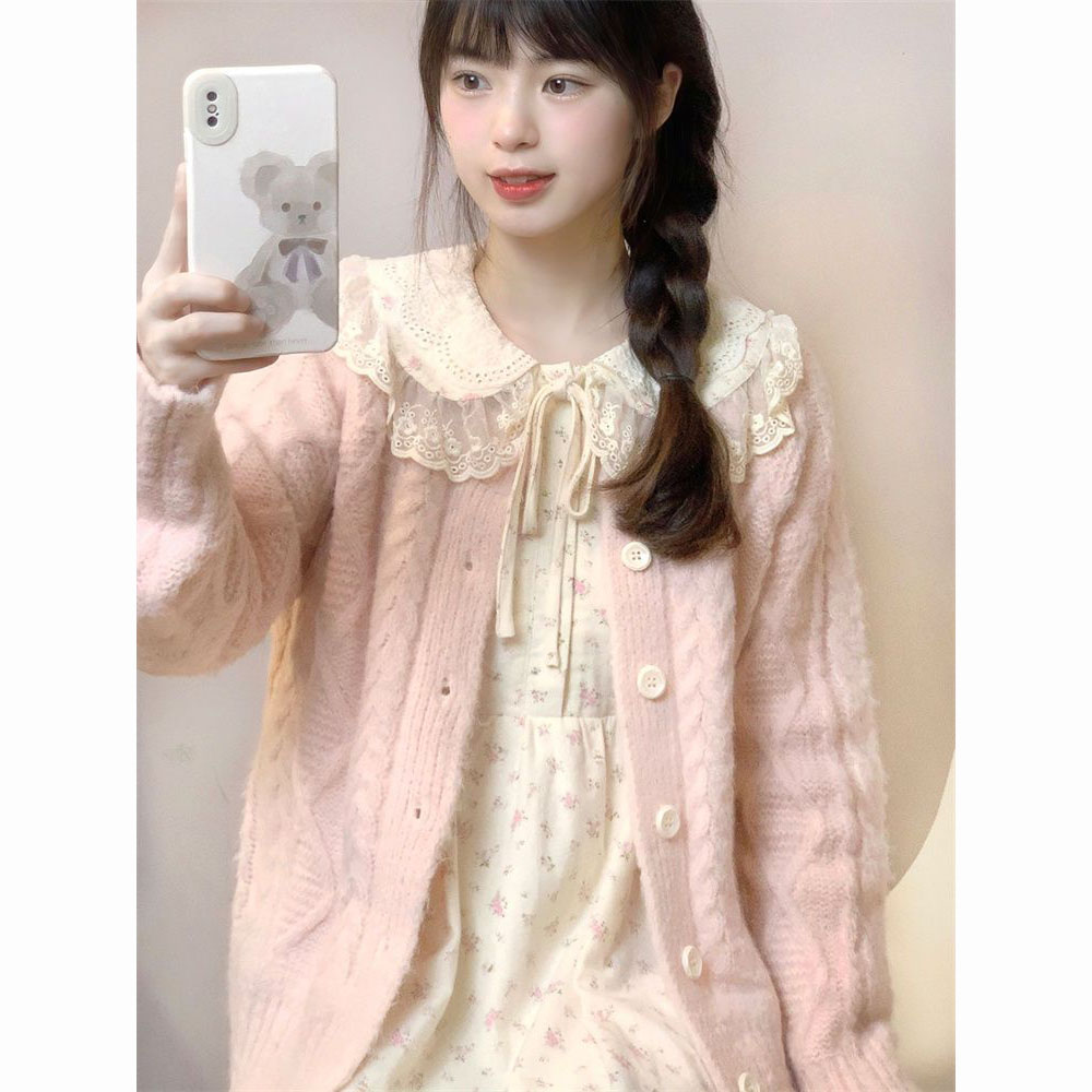 碎花连衣裙+粉色毛衣外套