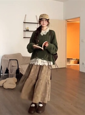 法式复古学院风蕾丝花边打底衫+绿色针织毛衣+高腰半身裙两件套装