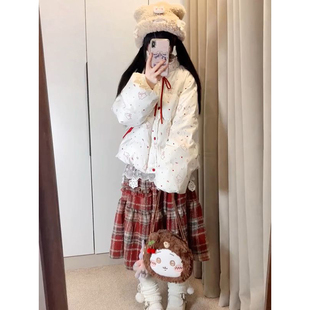 日系甜美少女风米白色花苞棉服外套搭配红色格子半身长裙两件套装