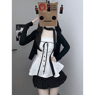 波点半身裙三件套装 蝴蝶结吊带 针织开衫 2026早春辣妹小个子短款