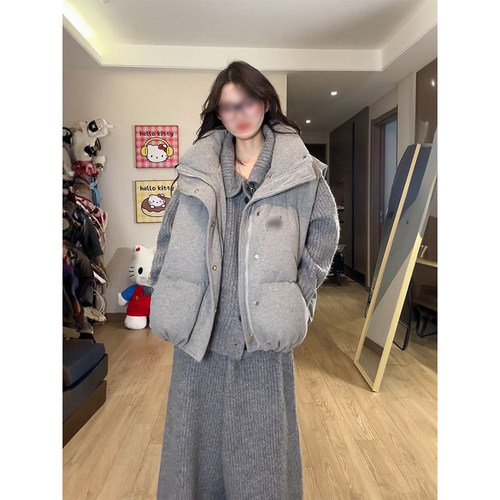 灰色长裤+毛衣开衫+马甲棉服