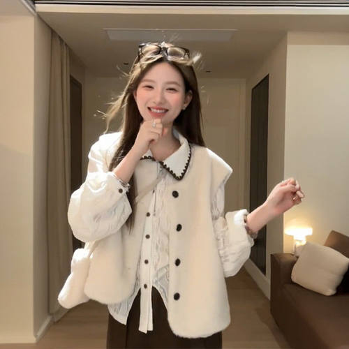 背心马甲开衫+长袖衬衫