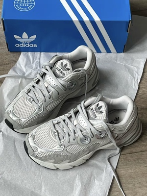 Adidas Originals Astir阿迪达斯女鞋银色三叶草低帮贝果鞋GZ3569