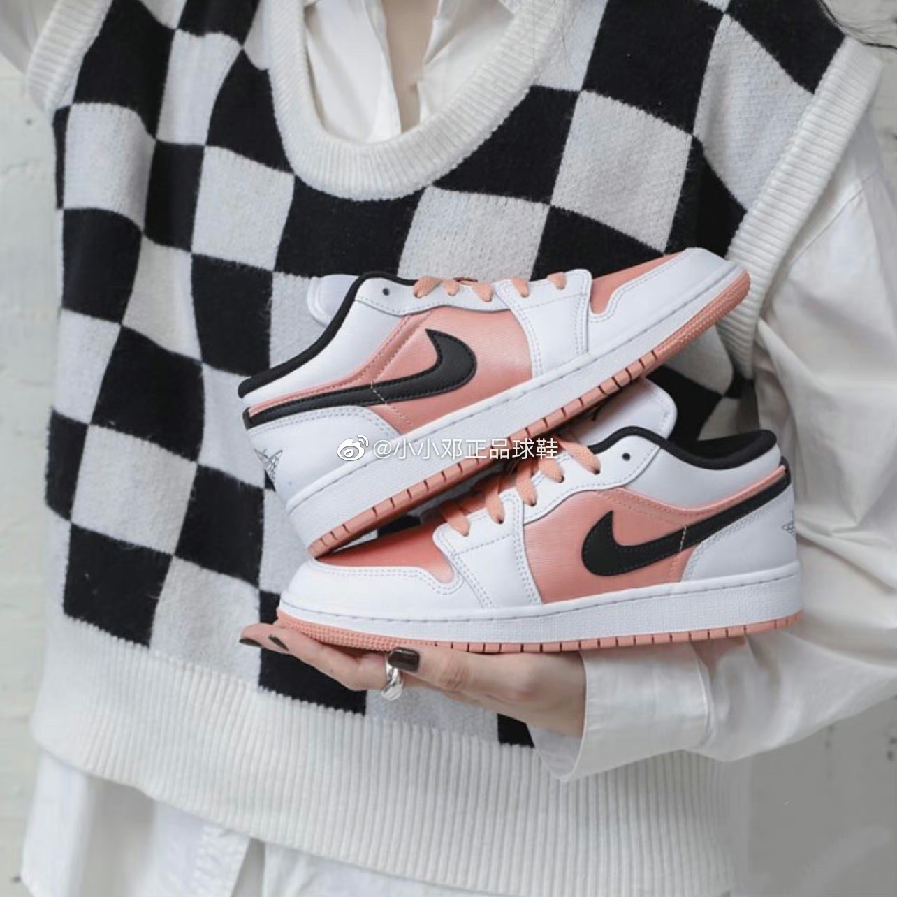 Nike/耐克女子复古新款AJ1篮球鞋