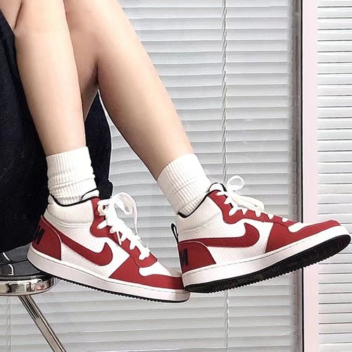 Nike/耐克女子新款复古运动板鞋