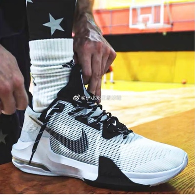 Nike耐克男子新款气垫实战篮球鞋